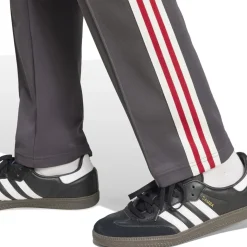 Trousers*adidas Originals Manchester United Beckenbauer Track Bottoms Adults in Black