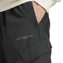Trousers*adidas Originals Pant in Black