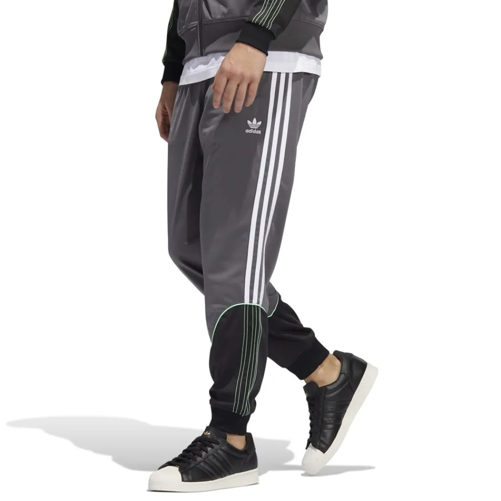 Trousers*adidas Originals Regular Fit Track Sweatpants in Grey