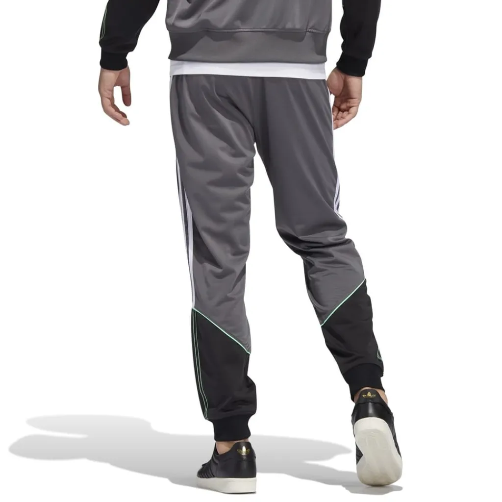 Trousers*adidas Originals Regular Fit Track Sweatpants in Grey