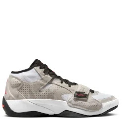 Trainers*Air Jordan Zion 2 in White