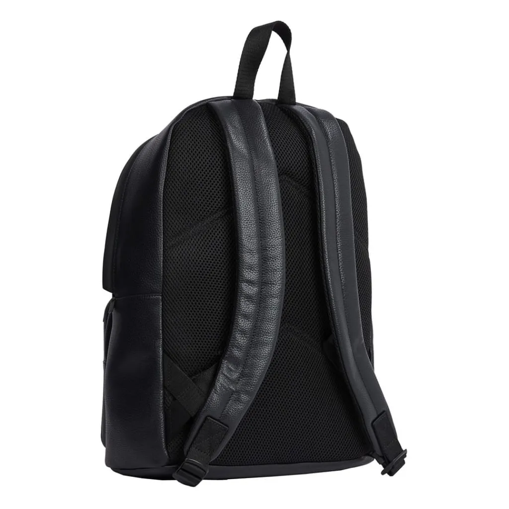 Bags*Calvin Klein Round Backpack in Black