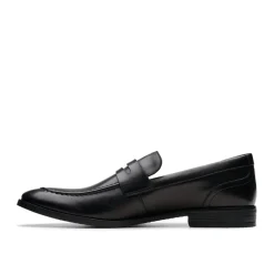 Shoes*Clarks Round Toe Penny Loafers in Black