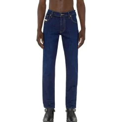 Jeans*Diesel Yennox Tapered Jeans in Blue