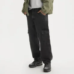 Jeans*Levis 568 Relaxed Fit Cargo Jeans in Black