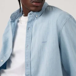 Shirts*Levis Authentic Button Down Shirt in Light Blue