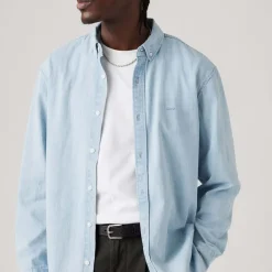 Shirts*Levis Authentic Button Down Shirt in Light Blue