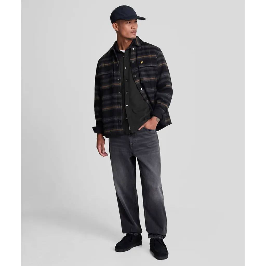 Shirts*Lyle And Scott Worsted Twill Shirt in Black