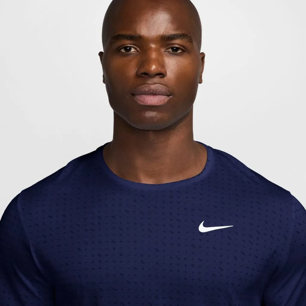 Fitness And Gym Tops*Nike Breathe Miler in Blue