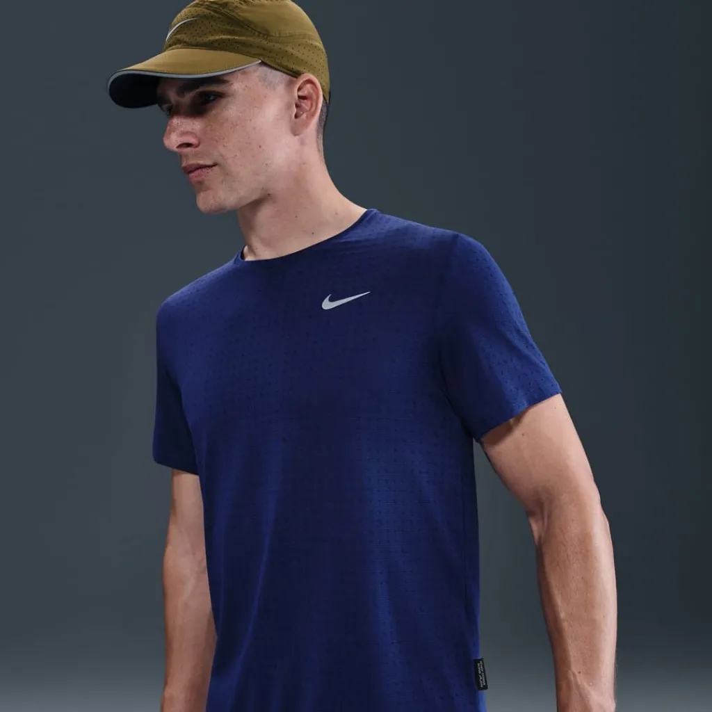 Fitness And Gym Tops*Nike Breathe Miler in Blue