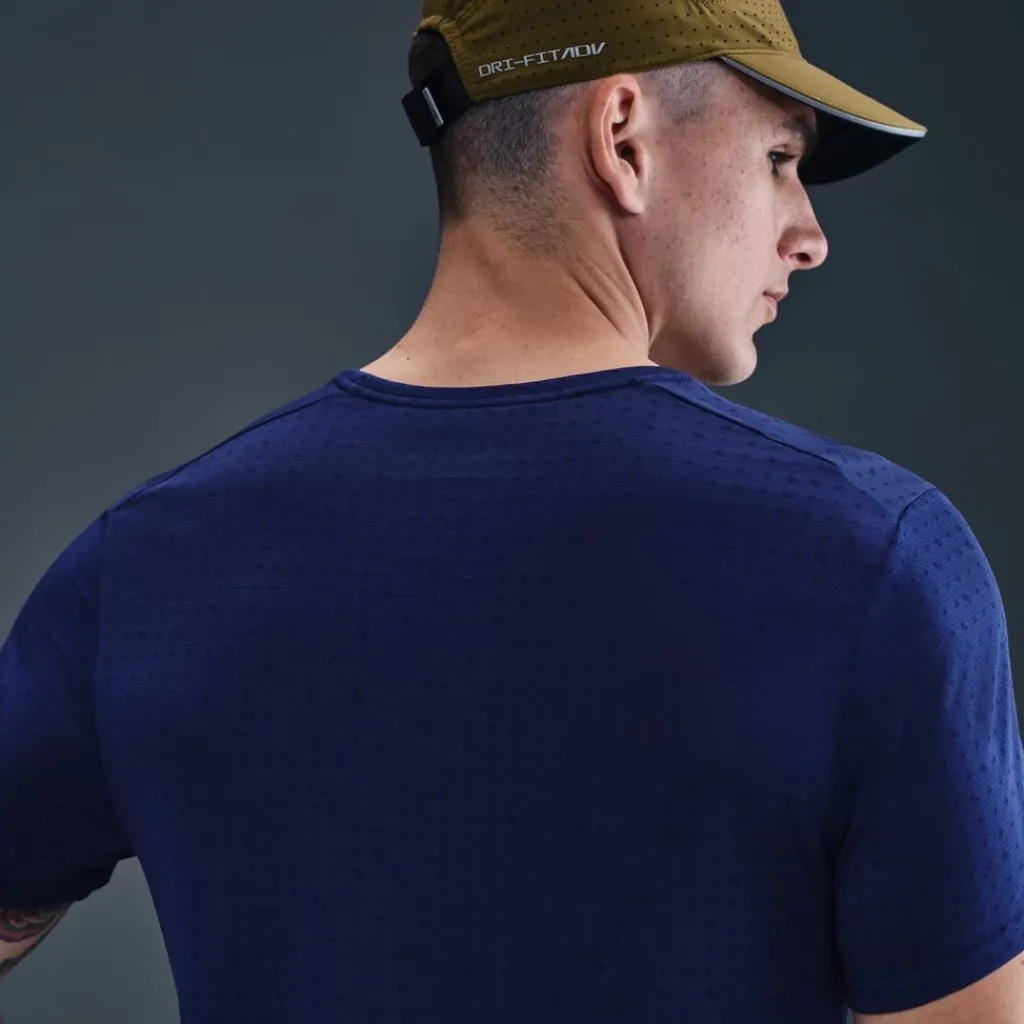 Fitness And Gym Tops*Nike Breathe Miler in Blue
