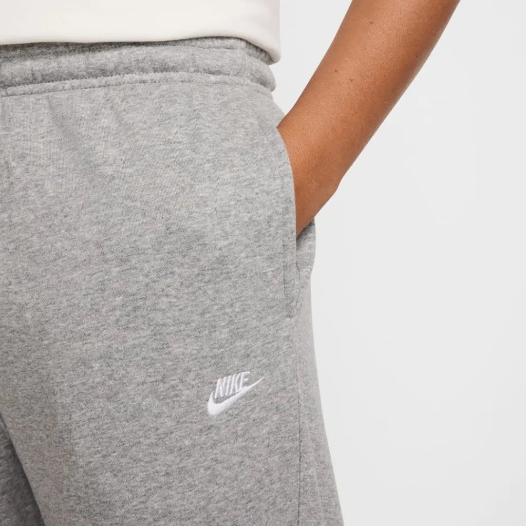 Trousers*Nike Club Ft Jogger in Grey