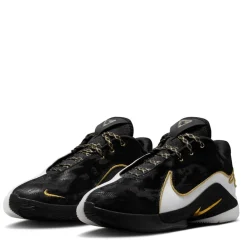 Trainers*Nike Lebron XXII Low Top Sneakers in White