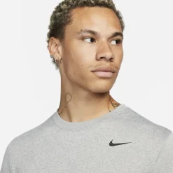 Fitness And Gymwear*Nike Legend Long Sleeve Crew Neck T-Shirt in Grey