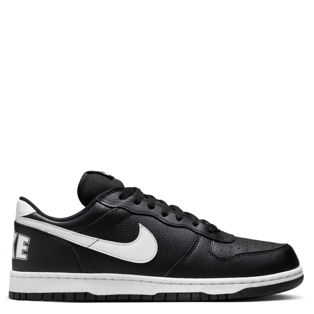 Trainers*Nike Low Top Flats Sneakers in Black