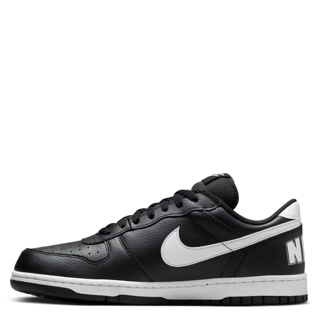 Trainers*Nike Low Top Flats Sneakers in Black