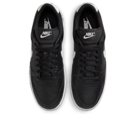 Trainers*Nike Low Top Flats Sneakers in Black