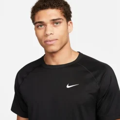 Fitness And Gymwear*Nike Mens Dri Fit Ready Short Sleeve Fitness Top in Black