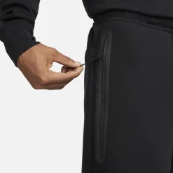 Shorts*Nike Tech Sportswear Fleece Sweat Shorts in Black