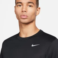 Fitness And Gym Tops*Nike Tee Legend Long Sleeve in Black