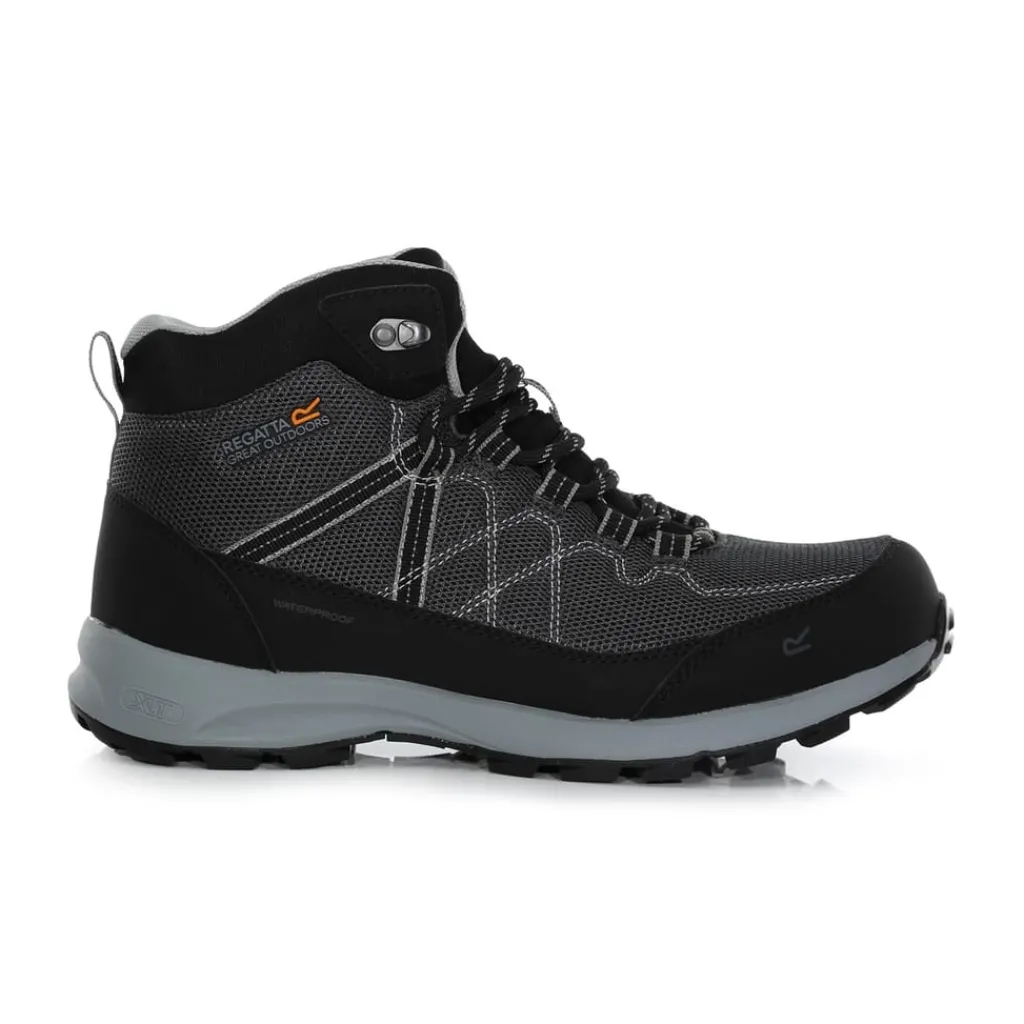 Boots*Regatta Lite Waterproof And Breathable Walking Boots in Black