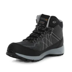 Boots*Regatta Lite Waterproof And Breathable Walking Boots in Black