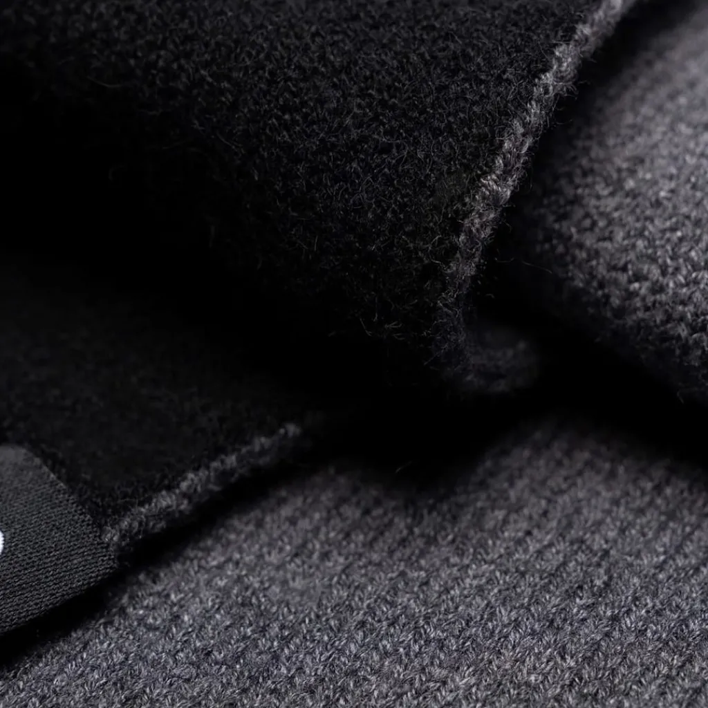 Gloves-Scarves-Umbrellas*SikSilk Wrap in Black