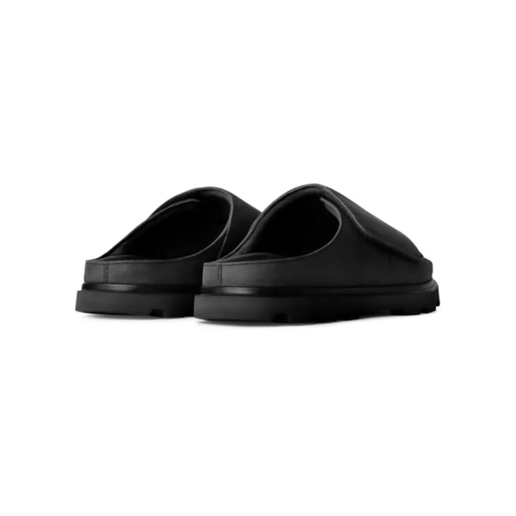 Beach Shoes*Ugg Solano Slide in Black