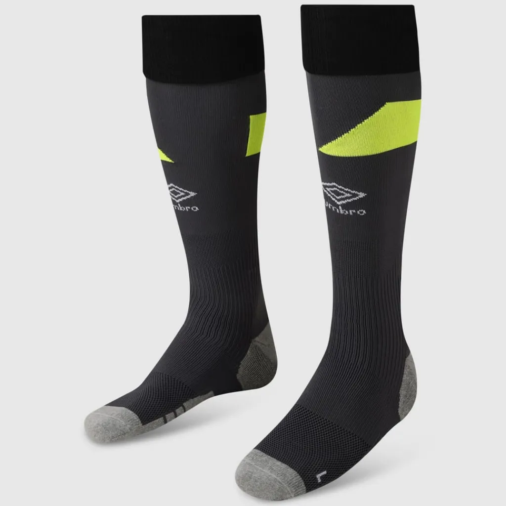 Underwear And Socks*Umbro Goal Keeper Socks in Black yellow