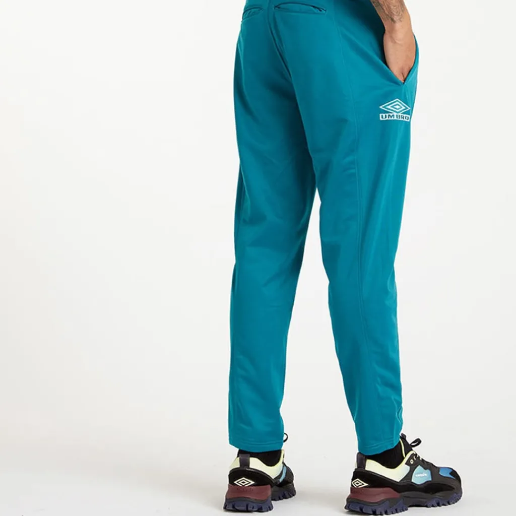 Trousers*Umbro Royale Darted Tapered Pants in Blue-White