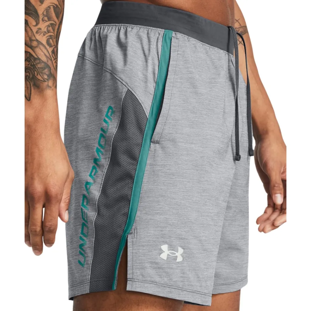 Shorts*Under Armour Launch Shorts in Grey