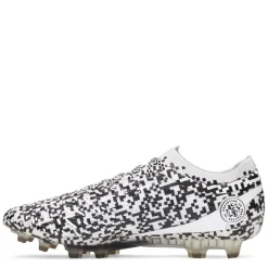Football Boots*Under Armour Magnetico Elite Adults Firm Ground Football Boots in Black